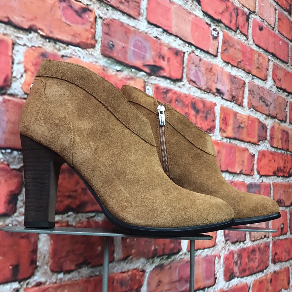 Tan Suede Crown Vintage Cvivvy Heeled Ankle Booties